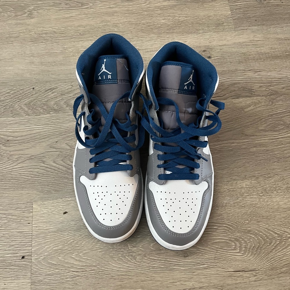 BRAND NEW NIKE AIR Jordan mid top Retro grey/blue size 10